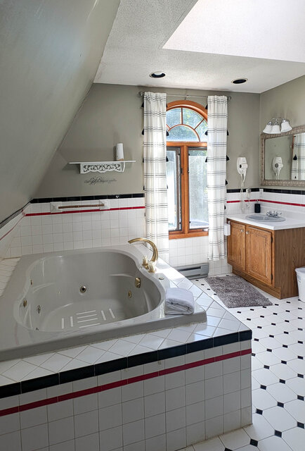 Image 2 for Carriage House