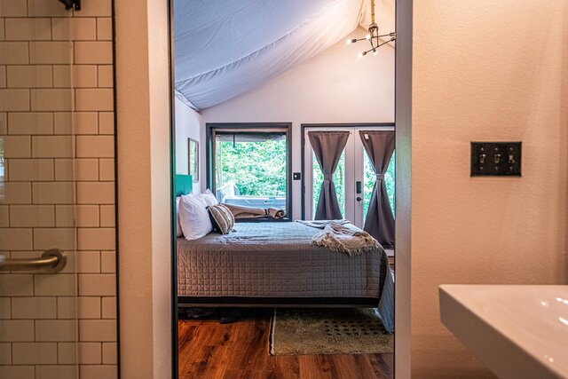 Image 13 for Luxury Glamping Tent Suite
