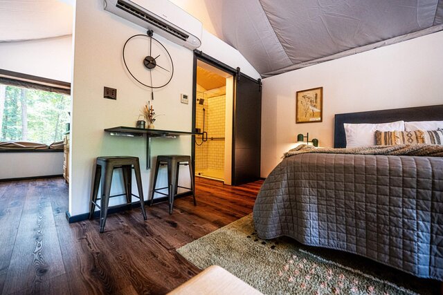 Image 9 for Luxury Glamping Tent Suite