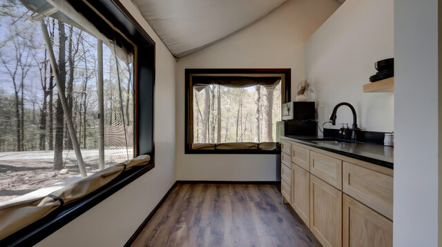 Image 10 for Luxury Glamping Tent Suite