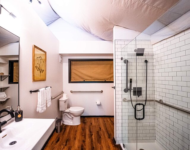 Image 14 for Luxury Glamping Tent Suite