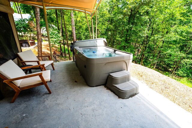 Image 19 for Luxury Glamping Tent Suite
