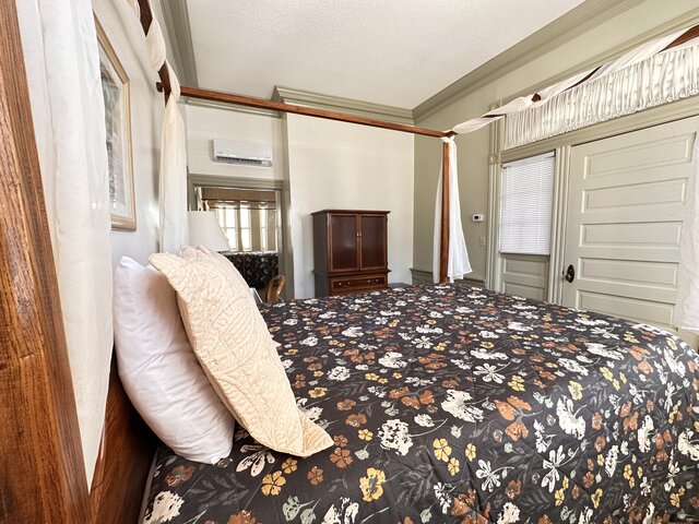 Image 3 for Daybreak