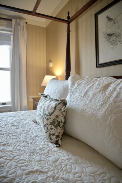 Image 5 for 02) Queen Room