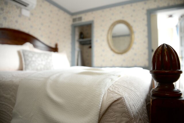 Image 3 for 07) King Room With Sleeper Sofa