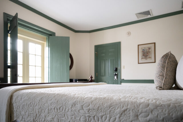 Image 7 for 10) King Room