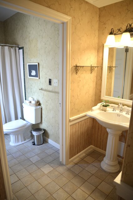 Image 5 for 03) King Room