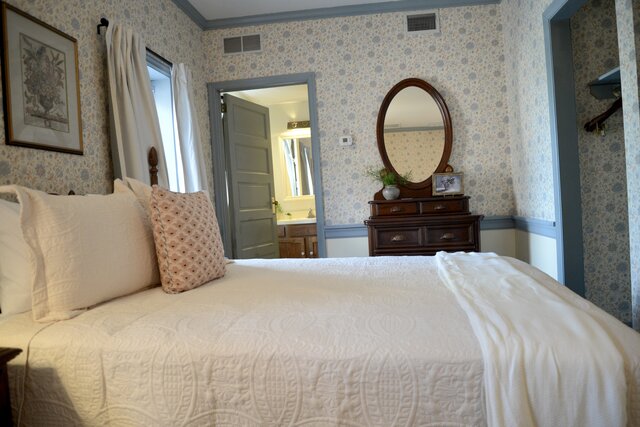 Image 5 for 09) Dual Queen