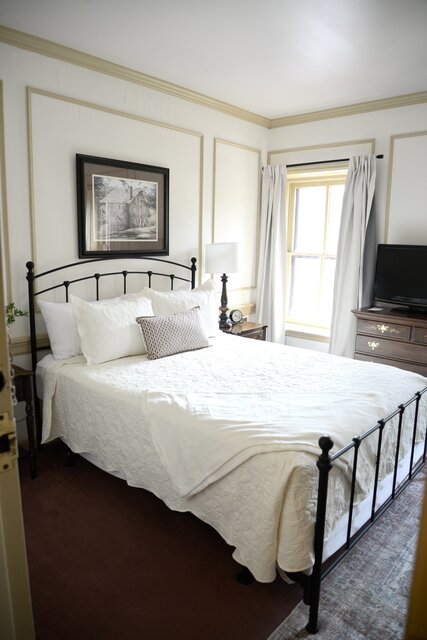 Image 1 for 05) Queen Room