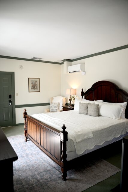 Image 1 for 10) King Room