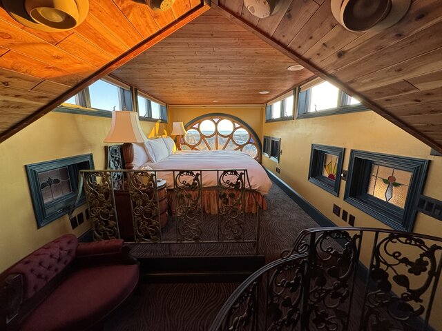 Image 6 for Schoolman Suite