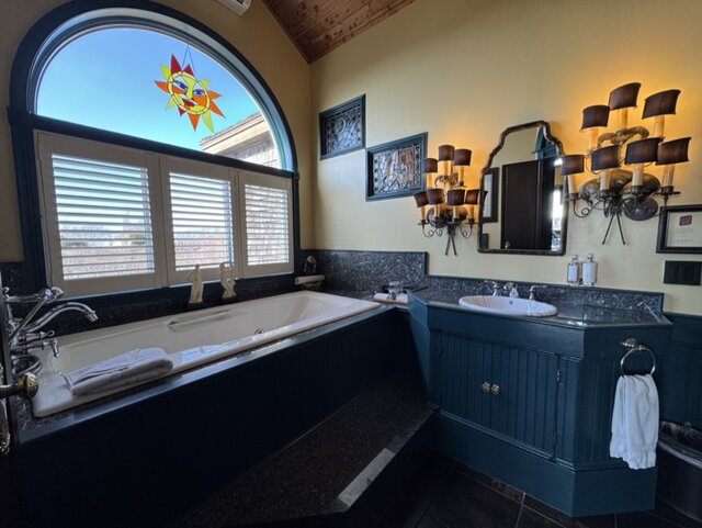 Image 7 for Schoolman Suite