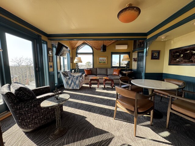 Image 1 for Schoolman Suite