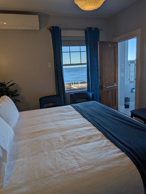 Image 2 for Seaside King