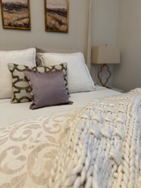 Image 7 for Bombay Room