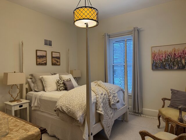 Image 4 for Bombay Room