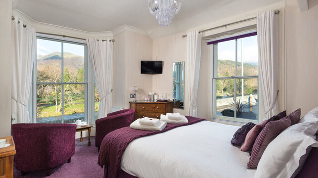Image 1 for Superior King Room with En-Suite Bath/Shower