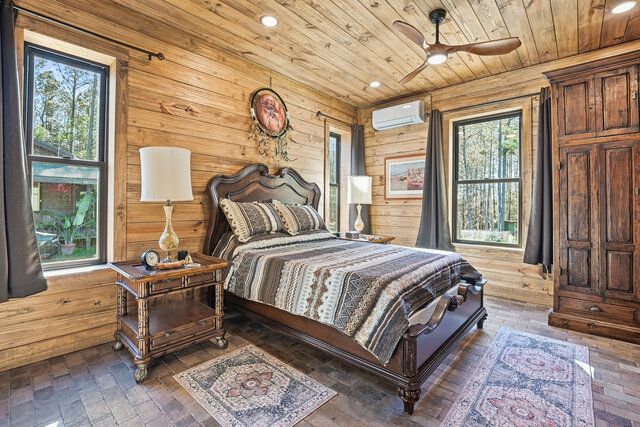 Image 1 for Honeymoon Suite