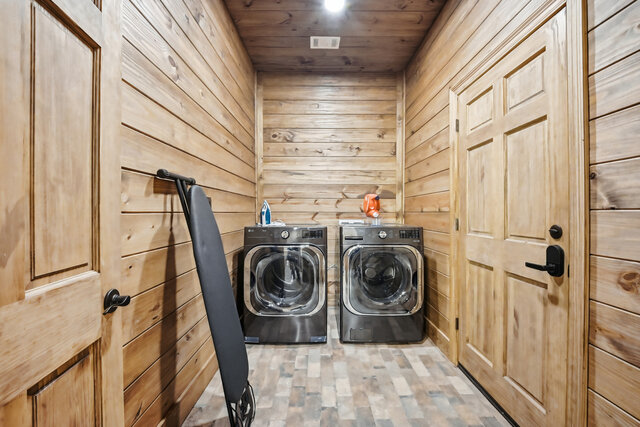 Image 24 for Honeymoon Suite