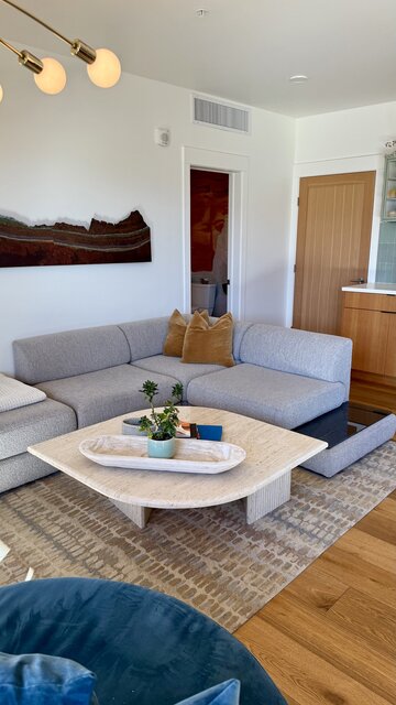 Image 4 for Throne Room