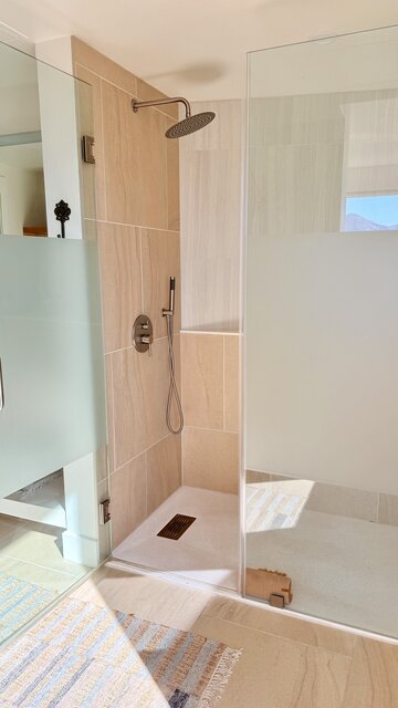 Image 8 for Throne Room