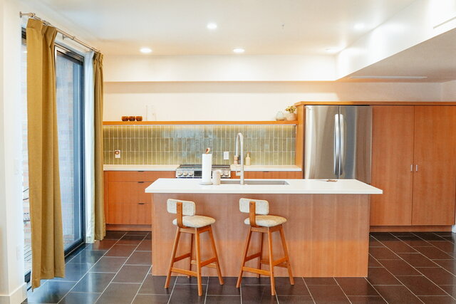 Image 4 for Layover Day