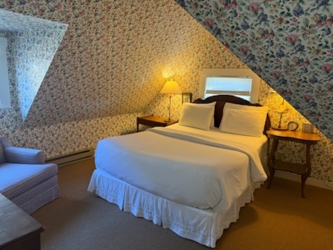 Image 2 for Turret Suite