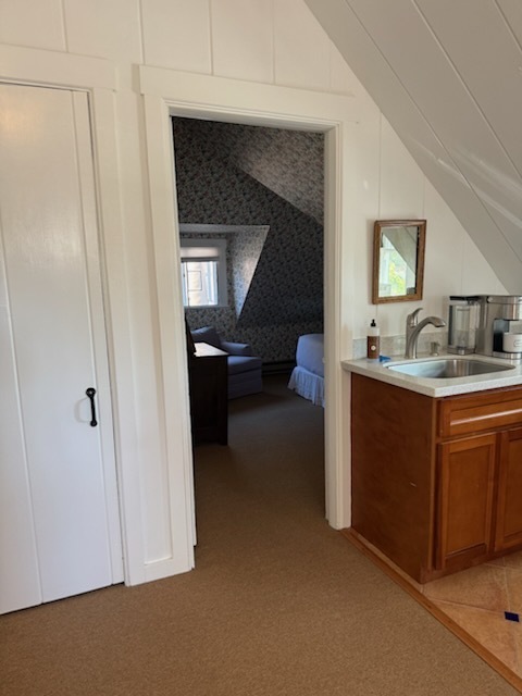 Image 5 for Turret Suite