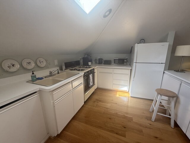 Image 6 for Carriage House