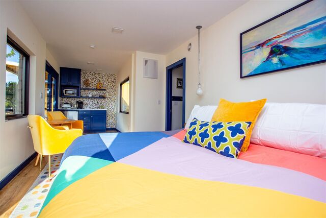 Image 2 for G - Groovy