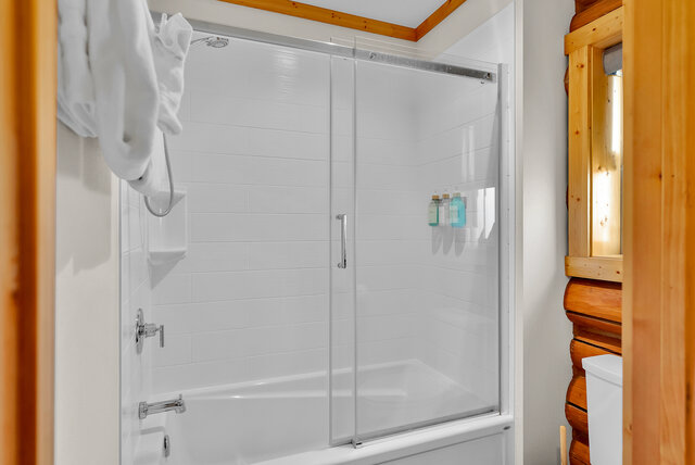 Image 10 for Caribou Cabin #4 (1BD, 1BA)