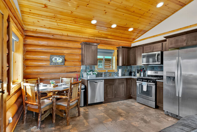 Image 7 for Caribou Cabin #4 (1BD, 1BA)