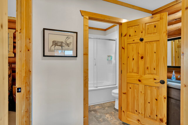 Image 11 for Caribou Cabin #4 (1BD, 1BA)