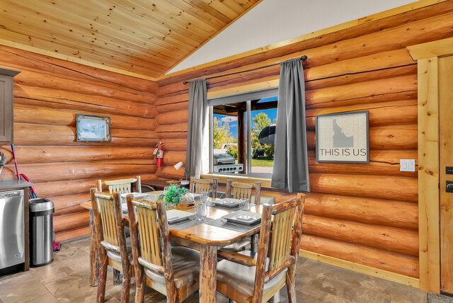 Image 7 for Moose Cabin #1 (2BD, 2BA)