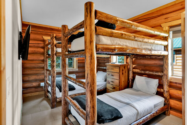 Image 10 for Moose Cabin #1 (2BD, 2BA)