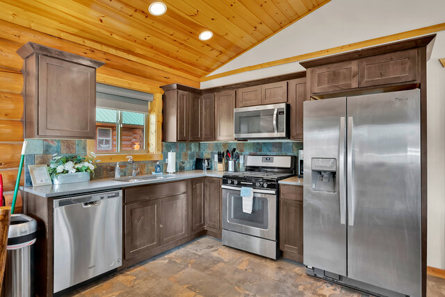 Image 5 for Caribou Cabin #4 (1BD, 1BA)