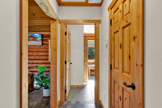 Image 8 for Moose Cabin #1 (2BD, 2BA)