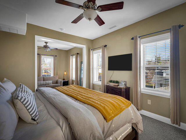 Image 4 for Admirals Suite
