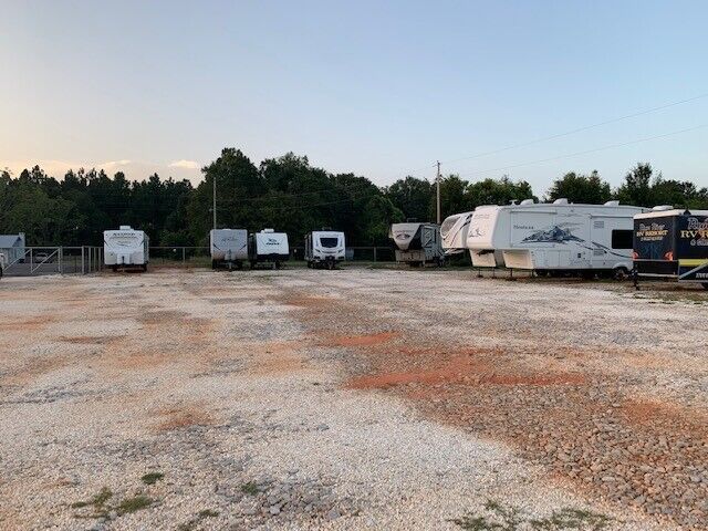 Image 2 for 143) Storage lot