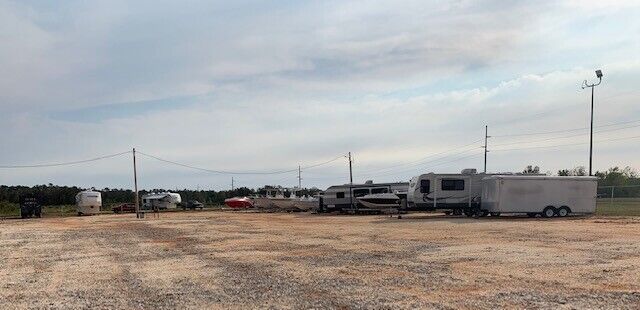 Image 6 for 091) Storage Lot