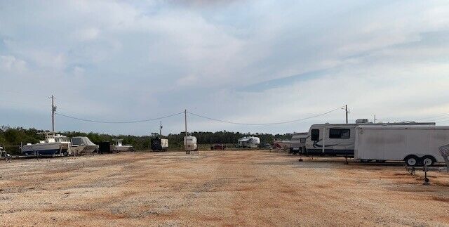 Image 3 for 096) Storage Lot