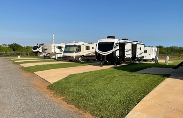 Image 1 for RV-24) Pull Through Site