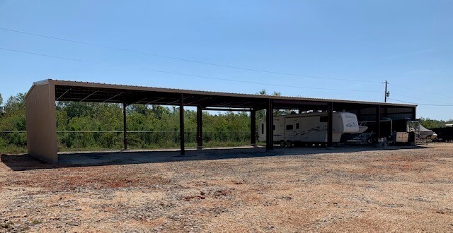 Image 4 for C27)Back Covered Storage