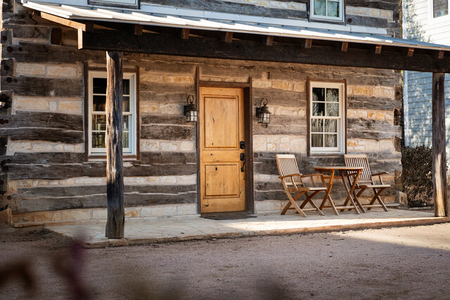 Image 5 for #23 The Log Cabin