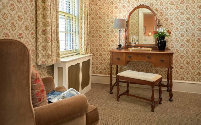 Image 3 for The Hawthorn Suite