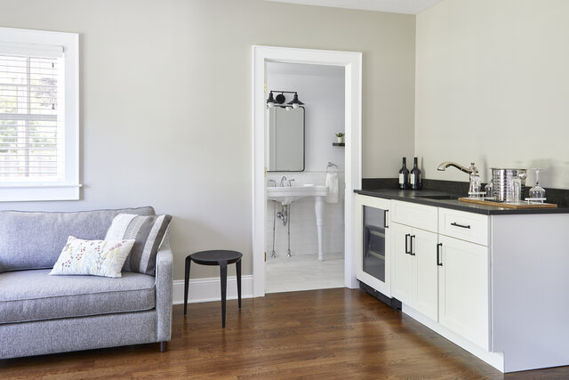 Image 3 for A10) The Firefly Inn