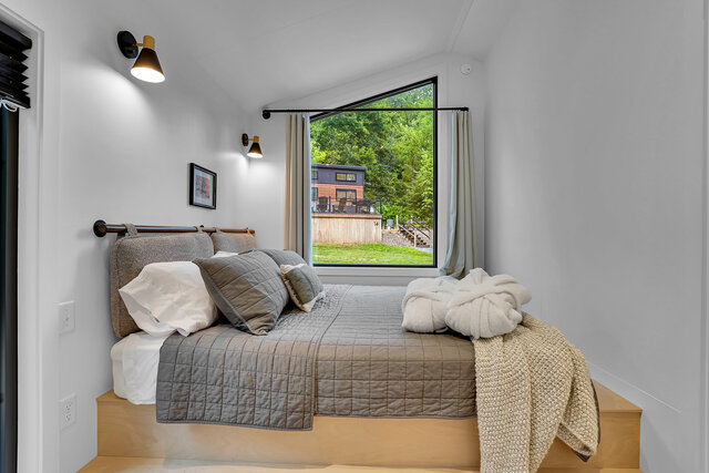 Image 5 for 16- 1 Bedroom Tiny Home & Shared Hot Tub/Sauna