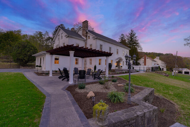 Image 1 for The Manor at Greene Hills