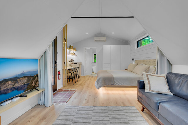 Image 8 for 19- 1 Bedroom Tiny Home & Shared Hot Tub/Sauna