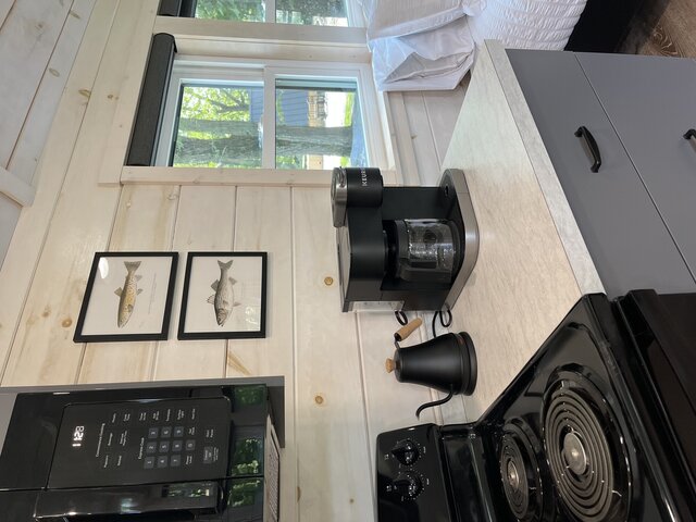 Image 9 for 24-B 1 Bedroom Tiny Home & Shared Hot Tub/Sauna